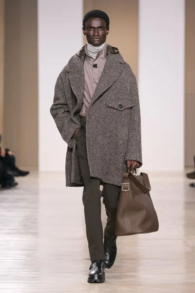 Look 1